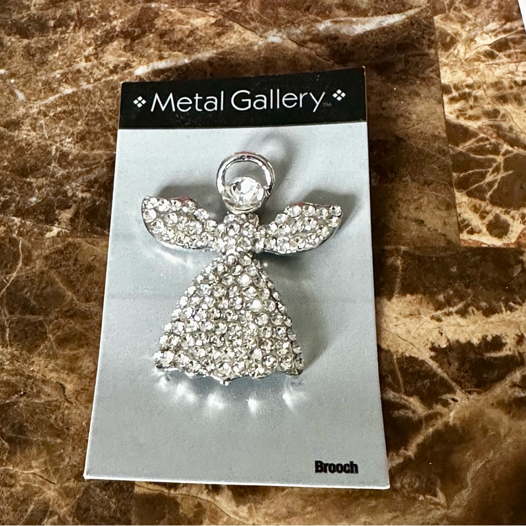 Metal Gallery Crystal Silver Angel Brooch With Clear Rhinestones Brand New